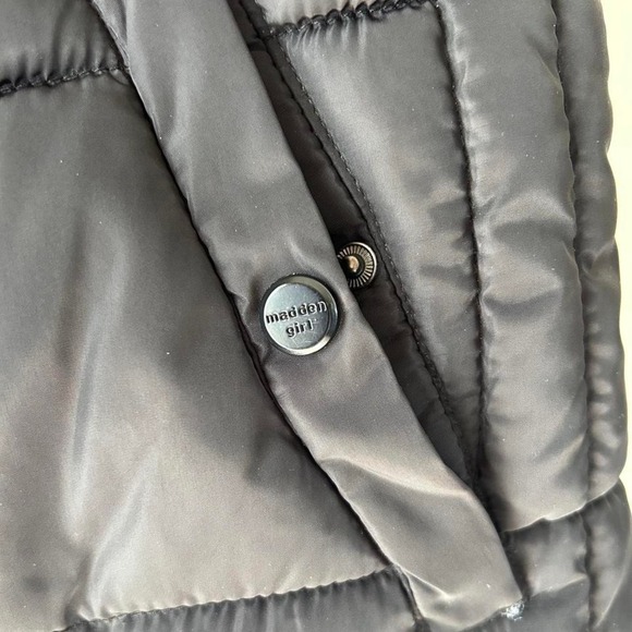 Black Madden Girl puffer vest. XLarge - Picture 3 of 6